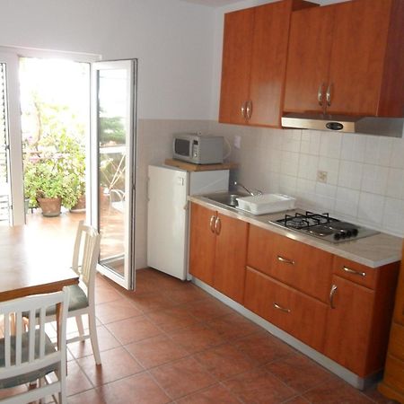 Apartments Dobrinic Makarska Esterno foto