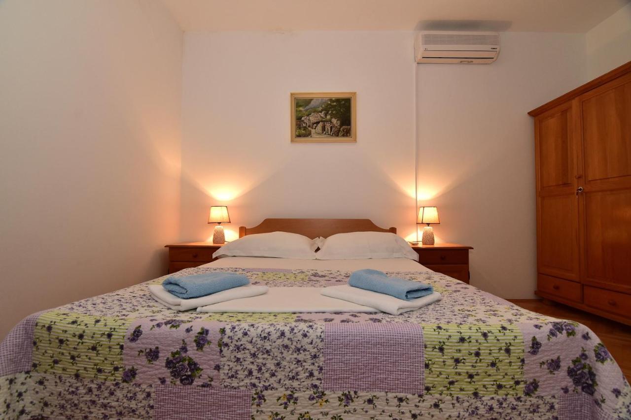 Apartments Dobrinic Makarska Esterno foto