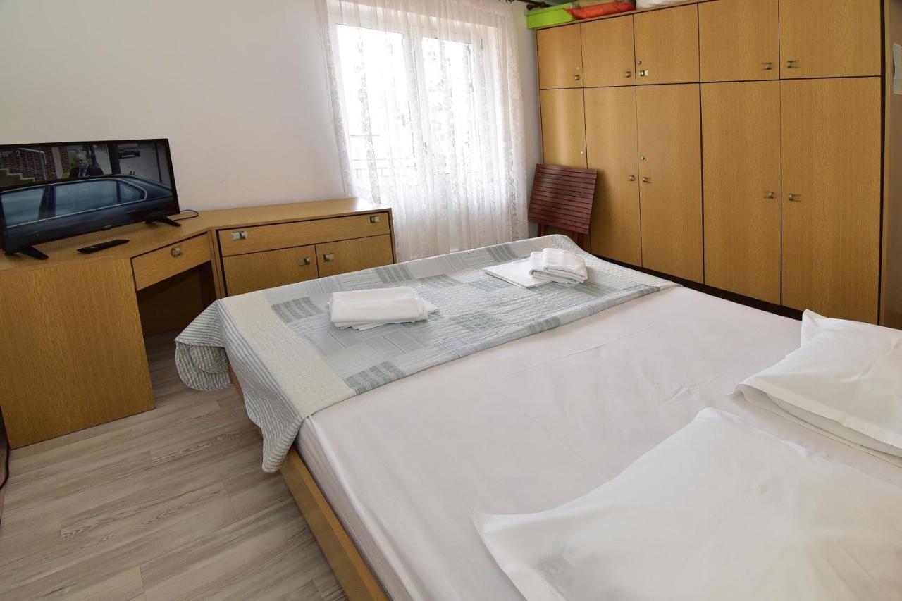 Apartments Dobrinic Makarska Esterno foto