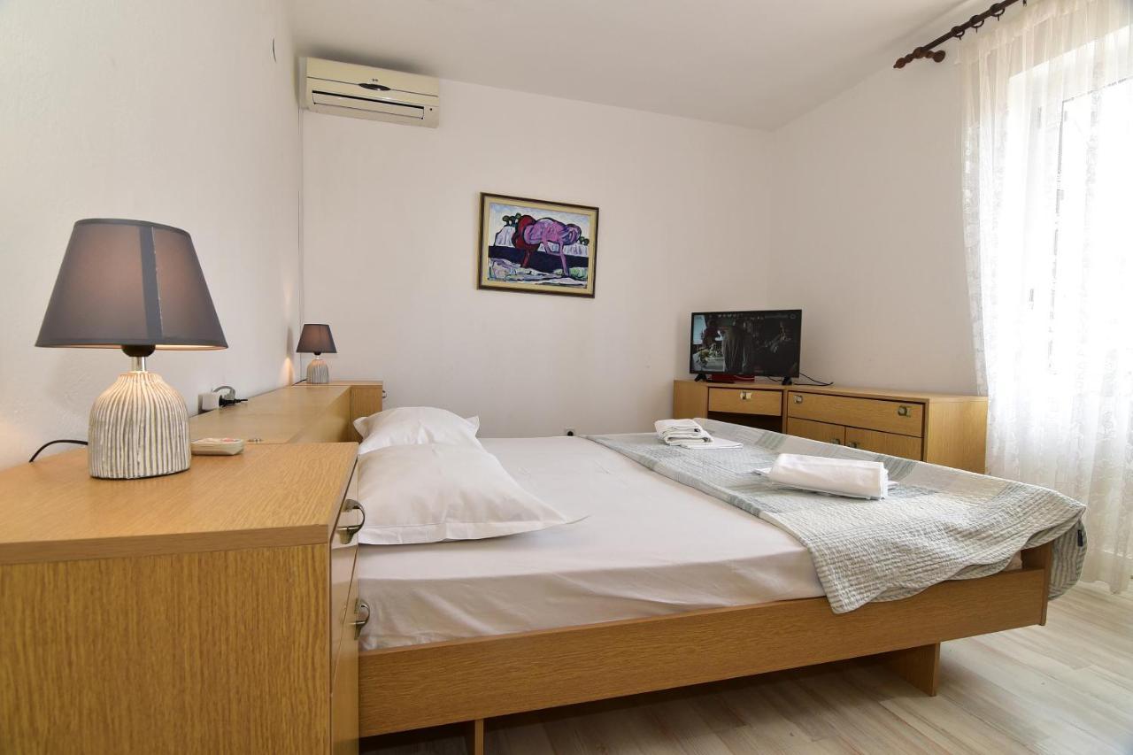 Apartments Dobrinic Makarska Esterno foto