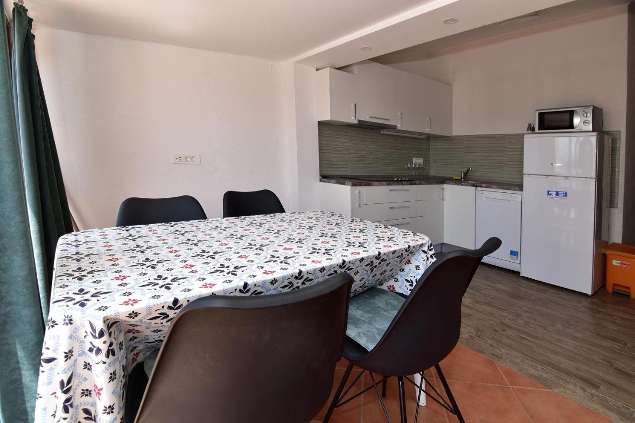 Apartments Dobrinic Makarska Esterno foto