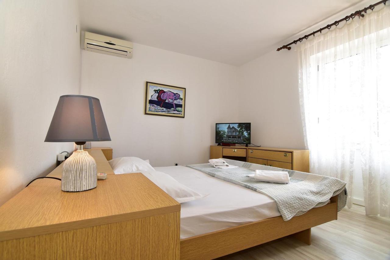 Apartments Dobrinic Makarska Esterno foto