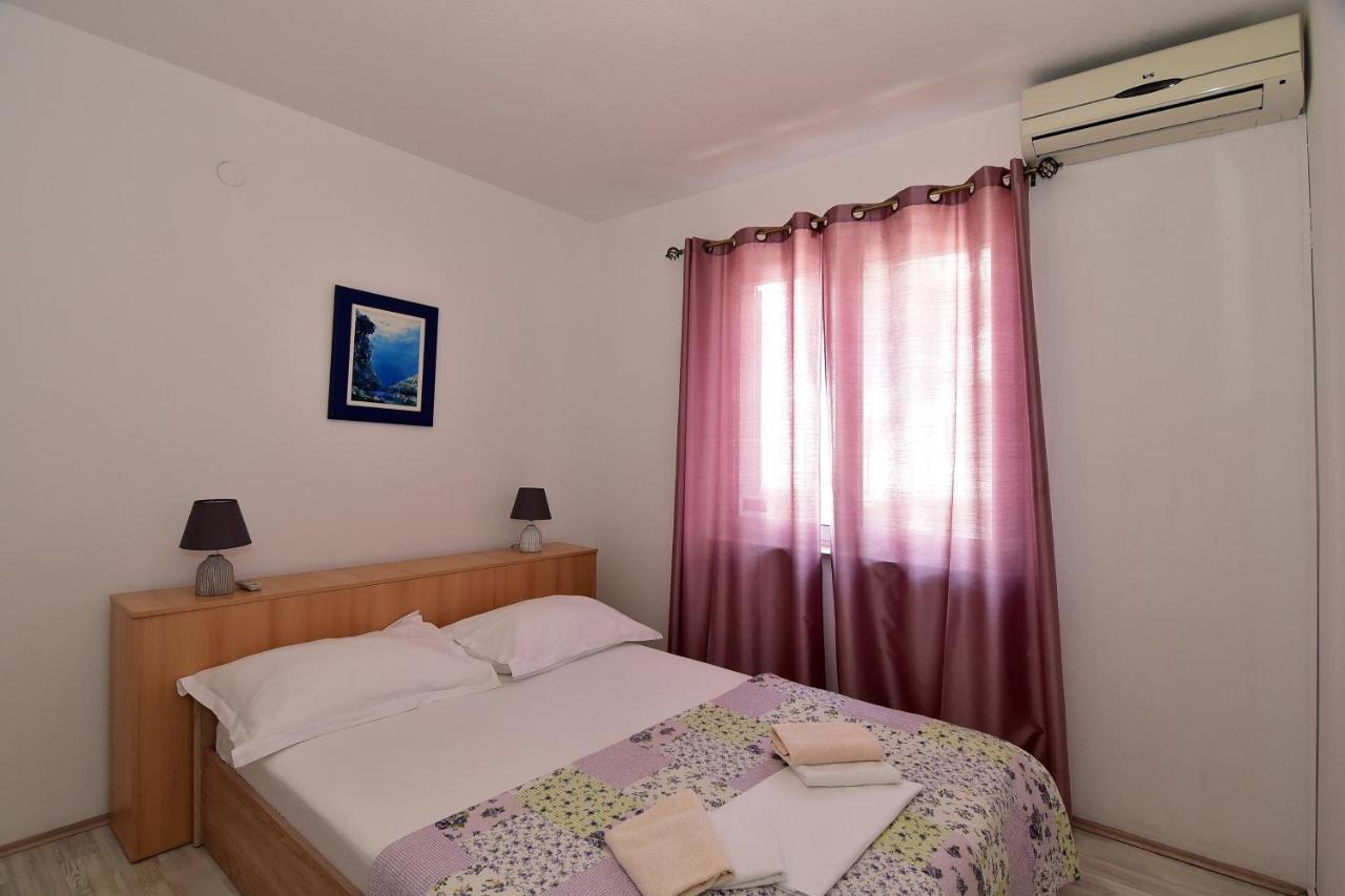 Apartments Dobrinic Makarska Esterno foto