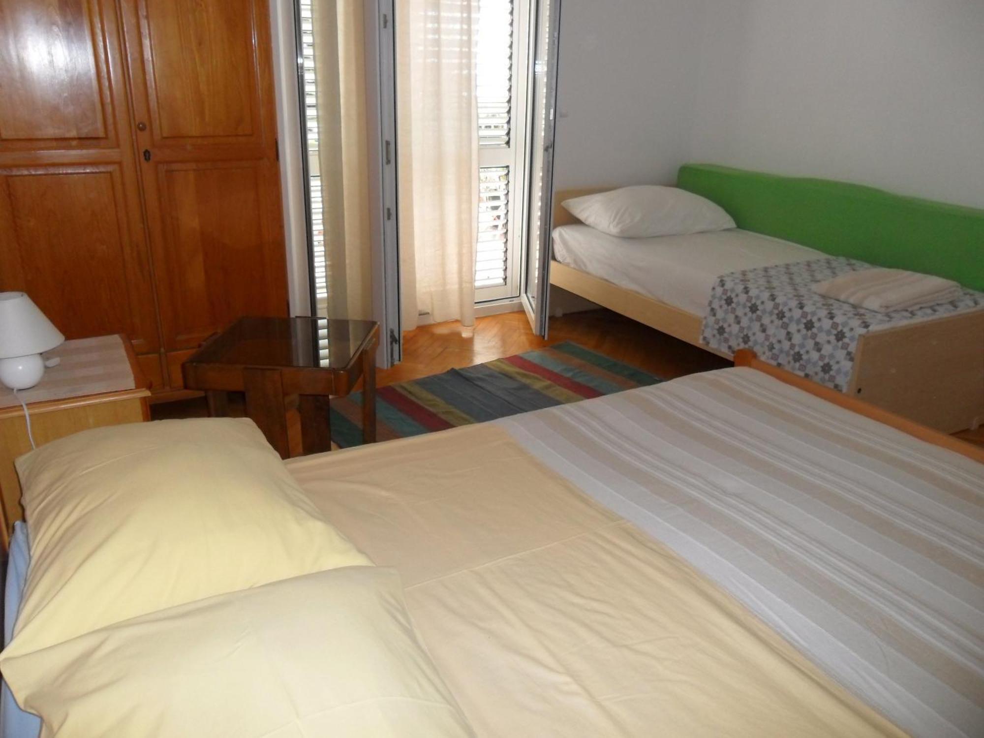 Apartments Dobrinic Makarska Esterno foto